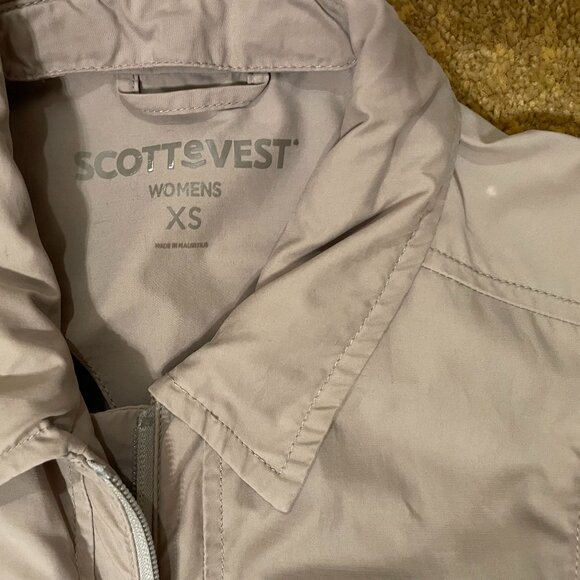 Scottevest Women's Essential Travel Jacket 2.0 in Sand XS - Picture 3 of 8